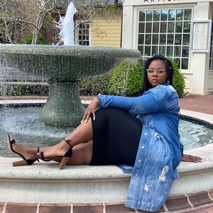 Meet your Posher, Leah